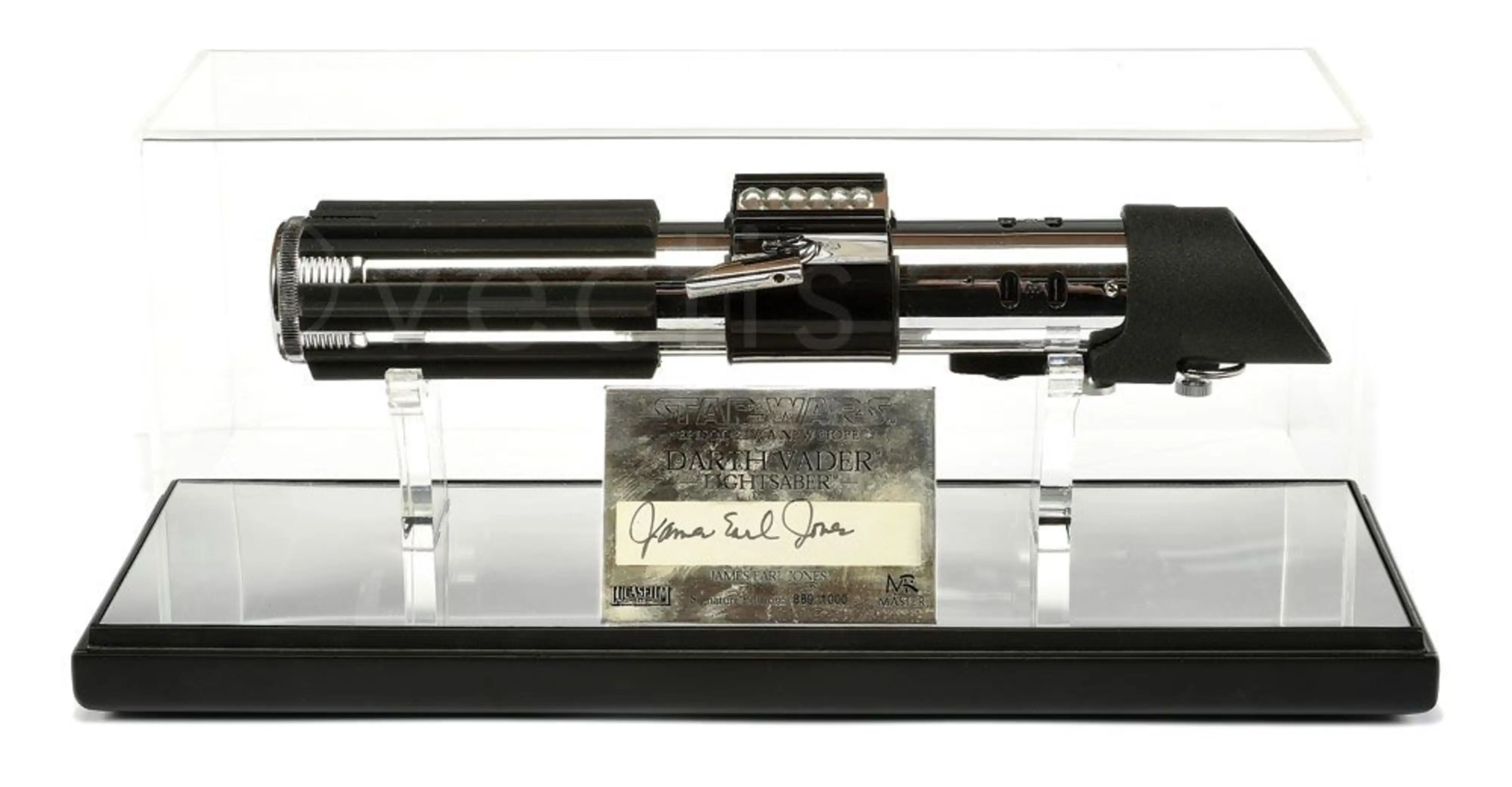 Vectis Auctions | Master Replicas Star Wars Signature Edition dual