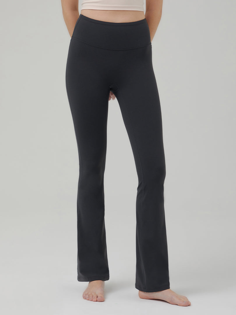 Airywin シャロン フレアレギンス (ブラック) | andar JAPAN