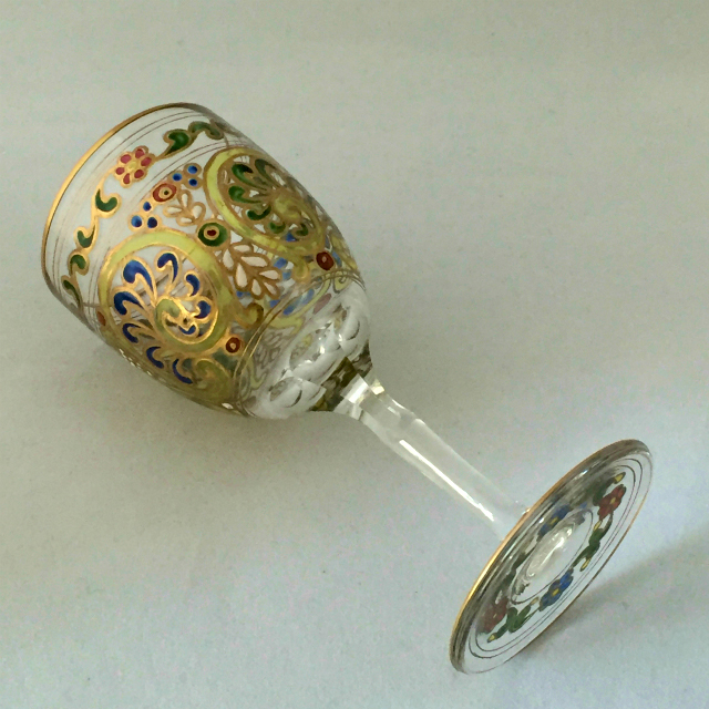 ボヘミア地方ガラス工房「エナメル装飾 イスラム文 ワイングラス