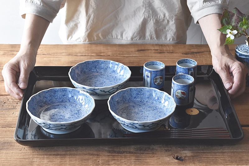 古伊万里 染付 総微塵唐草模様 成化年製文 輪花型 膾皿 - 生活骨董と