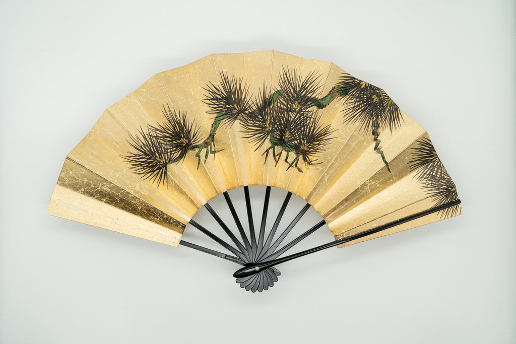 墨絵 松 手描– 扇専門店 万葉