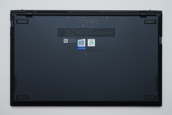 ASCII.jp：ExpertBook B9 実機レビュー = 駆動時間もキーボードも大