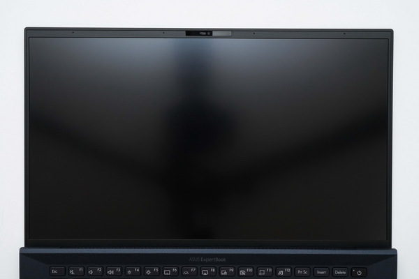 ASCII.jp：ExpertBook B9 実機レビュー = 駆動時間もキーボードも大