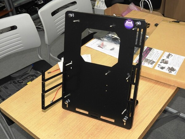 ASCII.jp：長尾製作所の新ベンチマーク台はオーバークロッカーの清水氏