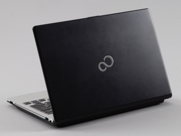 ASCII.jp：光学式ドライブ搭載で長時間駆動、モバイルできて高性能