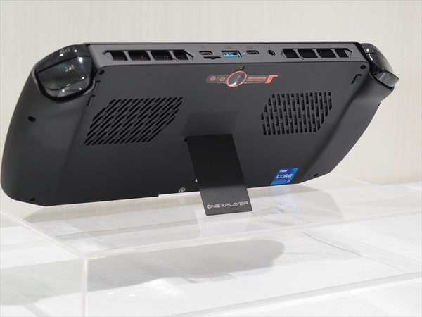 ASCII.jp：まるでゲーム機な8.4インチゲーミングUMPC「ONEXPLAYER」8月