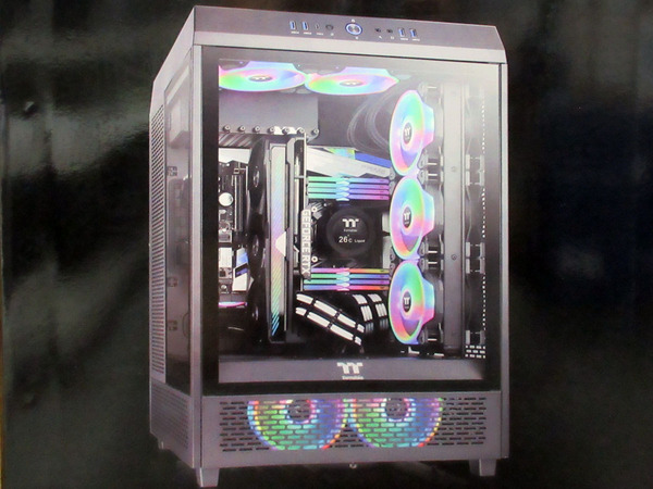 ASCII.jp：3面強化ガラスで内部を見せるThermaltakeのPCケース「The