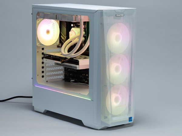 ASCII.jp：”白”のコダワリに注目！ RTX 4070で25万円台、所有欲を