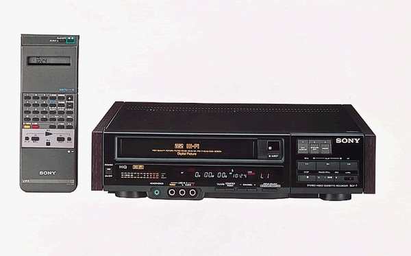 ASCII.jp：ベータ vs VHSの争いを横目に大ヒットしたソニーの8ミリビデオ