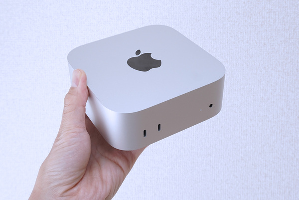 ASCII.jp：M4搭載「Mac mini」は本当に手のひらサイズでパワフル