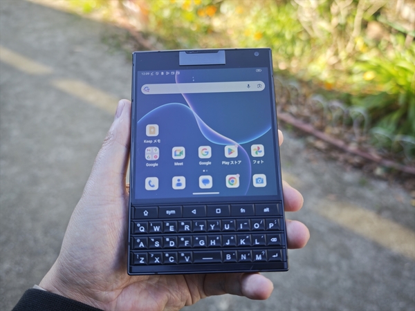 ASCII.jp：俺は即買い！物理キーボードの満足感溢れたスマホが萌え