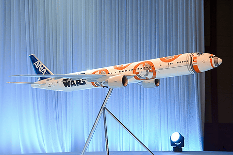 ANA、映画「スター・ウォーズ」のBB-8をデザインした特別塗装機を3月28