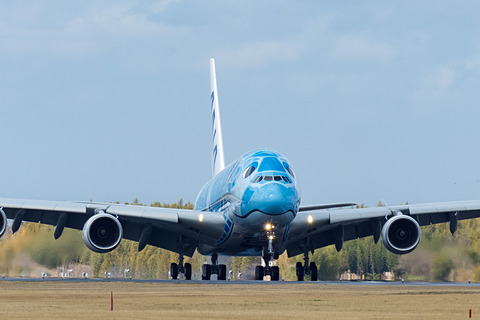 ANAのエアバス A380型機「FLYING HONU」1号機の日本到着を写真で紹介
