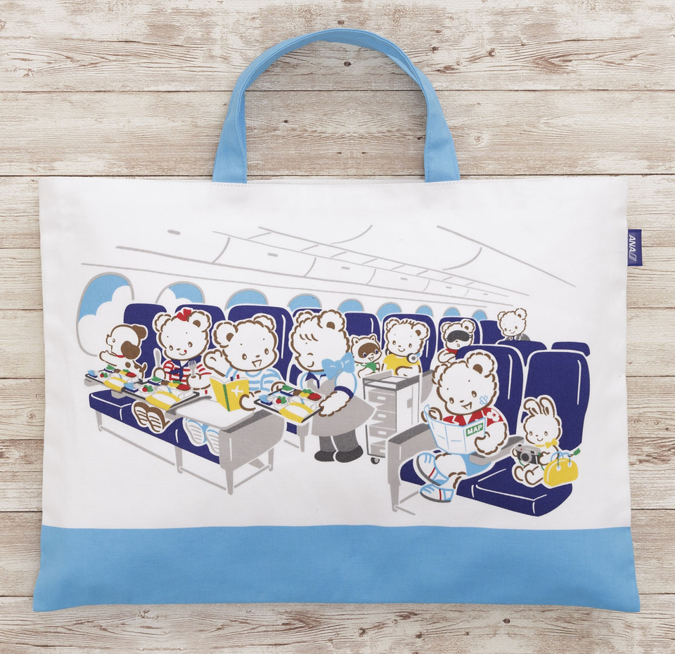 ANA×ファミリア、コラボ第2弾。子供用レッスンバッグ/Tシャツ/巾着