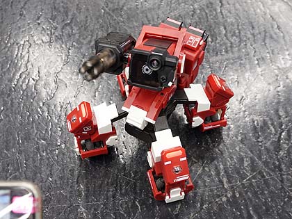 カメラ付きのFPSバトルロボット「GEIO」が発売、スマートフォンで遠隔
