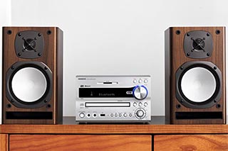 オンキヨー、NFC対応になったCDコンポ「FR」。音質強化の「NFR-9X