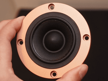 ウイスキー樽使用のパイオニア「ピュアモルトスピーカー」10年ぶりに