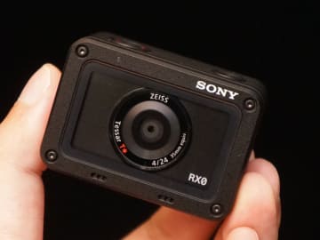 ソニーの超小型カメラ「RX0」は約8万円で10月発売。1インチセンサー
