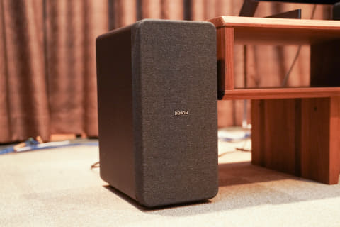 デノン、天井反射でAtmos対応の音質“全振り”サウンドバー - AV Watch