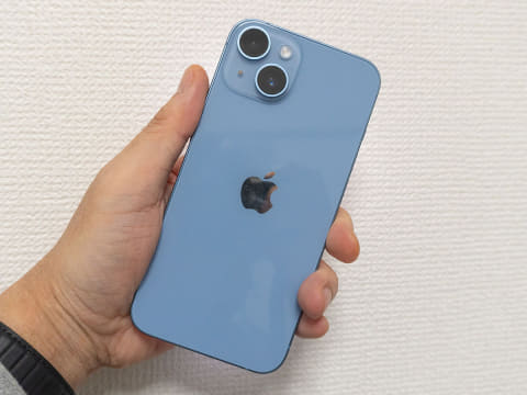 ミニレビュー】iPhone 14/14 Plusの新色「イエロー」を実機でチェック