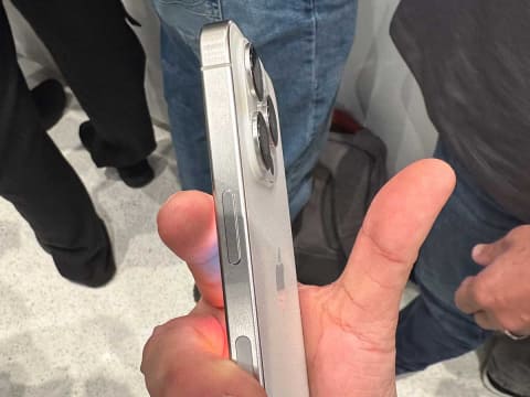 西田宗千佳のRandomTracking】ついにUSB-Cへ。iPhone 15・15 Proを実機