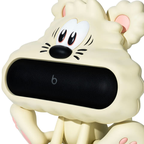 Beats x Verdyコラボ再び。Beats Pillを食べようとしているホルダー