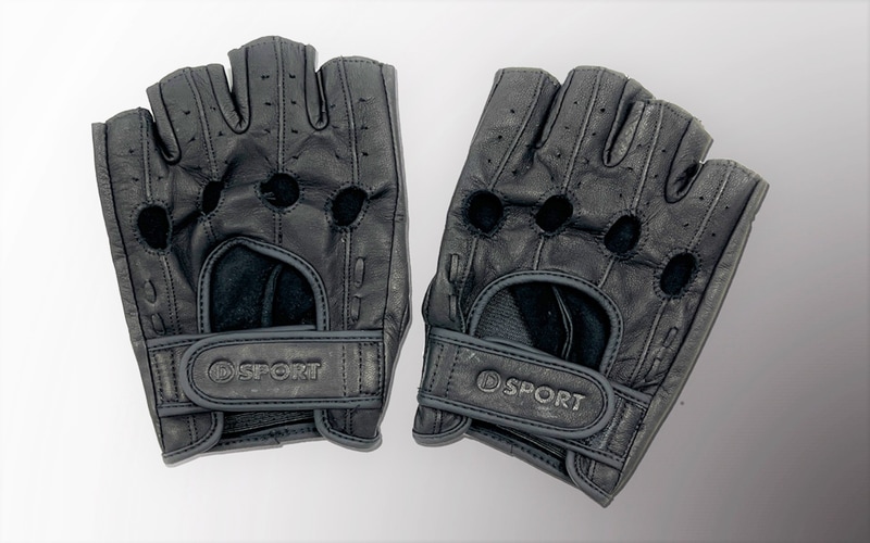 D-SPORT、羊革＆半指タイプの「ドライビンググローブ」 使うほど肌に