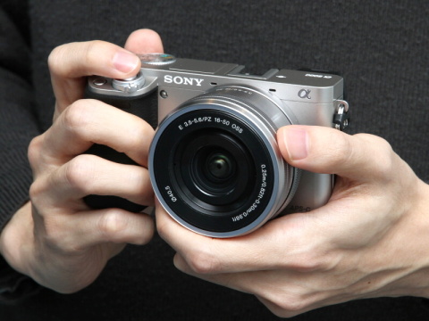 写真で見るソニーα6000 - デジカメ Watch Watch