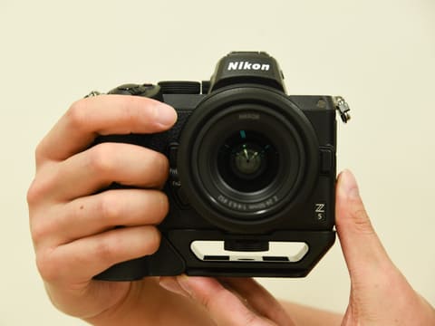 写真で見るフルサイズZ用グリップ「Z-GR1」と縦位置ブラケット「Z-VP1