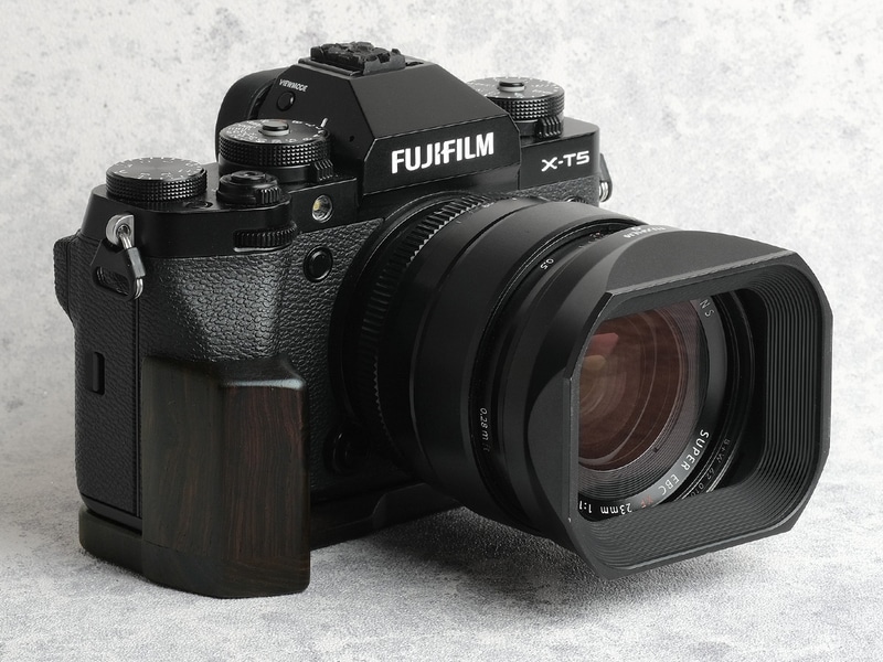SHOTEN、富士フイルム「X-T5」「X-S20」用のウッドグリップ - デジカメ