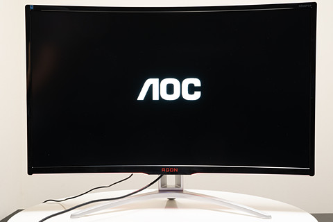 特別企画】曲面ディスプレイ採用の本格ゲーミングモニターAOC