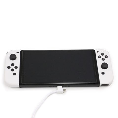 2in1のマルチ端子でSwitch本体などの充電が可能なACアダプタ「マルチ