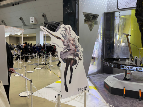 コミケの「アークナイツ：エンドフィールド」ブースに長蛇の列