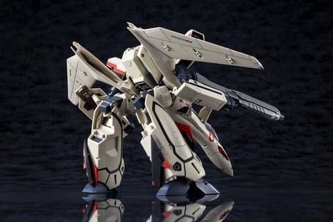 アルカディアの完全変形シリーズ「YF-19 エクスカリバー」にマーキング