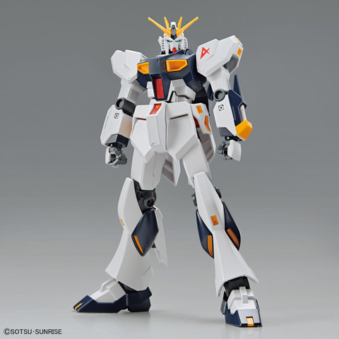 次世代のファーストガンプラ第3弾。「ENTRY GRADE 1/144 νガンダム
