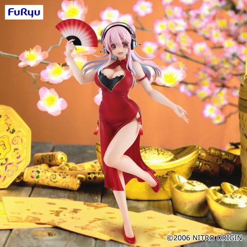 すーぱーそに子」が真っ赤なチャイナドレス姿でプライズフィギュア化
