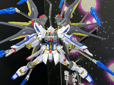 ガンダムSEED DESTINY」より「METAL ROBOT魂 レジェンドガンダム」が初