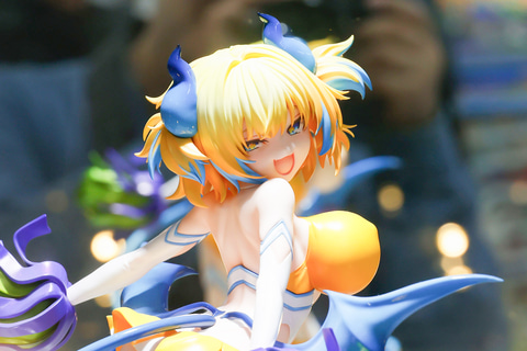 特別企画】見ているだけで気分が盛り上がる！「BOMBERGIRL パイン