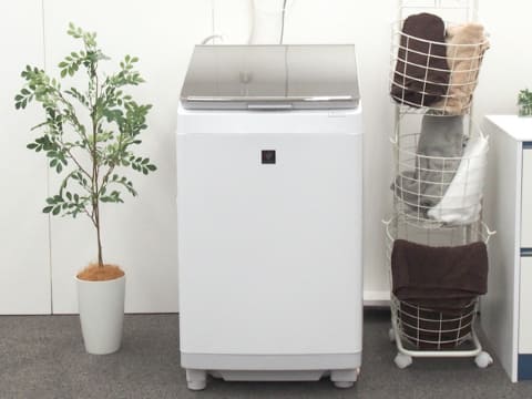 シャープ、温つけおきで皮脂汚れを落とす縦型洗濯乾燥機。スマホで予約