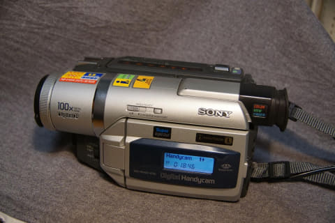 思い出家電】ソニーの8mmビデオカメラ「Digital8 ハンディカム