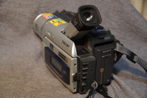 思い出家電】ソニーの8mmビデオカメラ「Digital8 ハンディカム