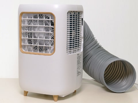 最近話題のコンパクトクーラーがヒンヤリ涼しい! 部屋干しにも重宝