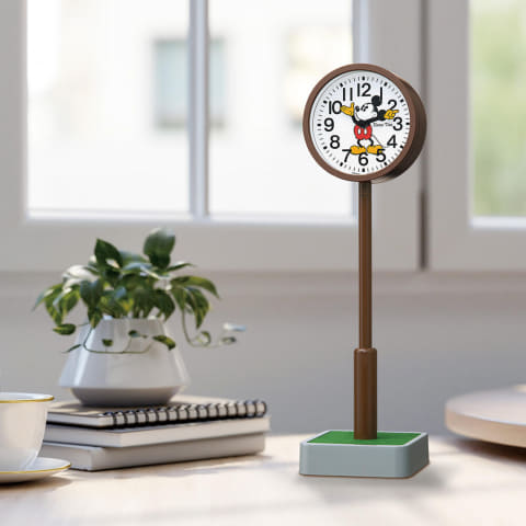 公園にあるポール型時計が卓上サイズに。ミッキーマウス版も - 家電 Watch