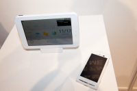 NTT東、家庭用のAndroid搭載タブレット端末「光iフレーム」 - ケータイ