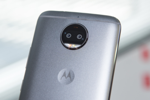 デュアルカメラになった「Moto G5s Plus」発表、3万8800円で10月6日