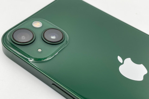 iPhone 13」のグリーン、「iPhone 13 Pro」のアルパイングリーンは