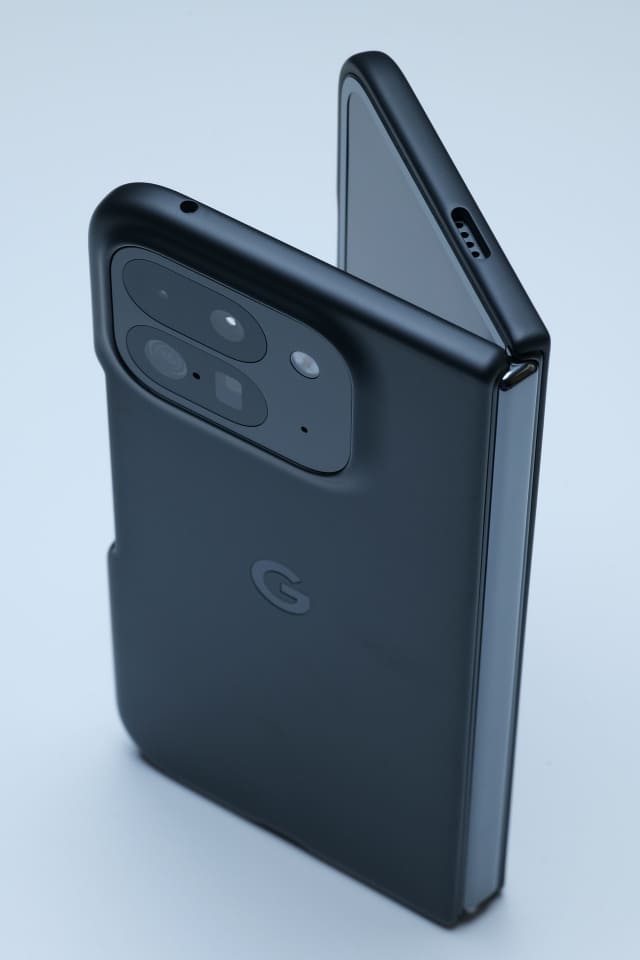 グーグル「Pixel 9 Pro Fold」は8インチ大画面で編集も快適！ Pixel