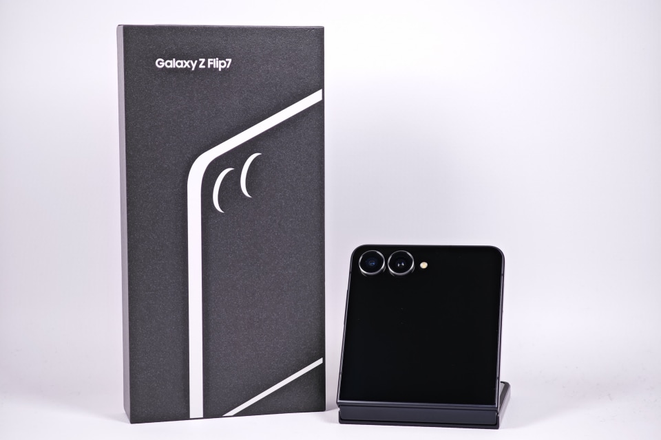 Galaxy Z Flip7」クイックフォトレビュー] - ケータイ Watch