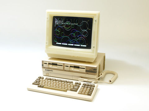 PasocomMini PC-8801mkIISR」がCEATECでデモ展示。専用モニターの試作