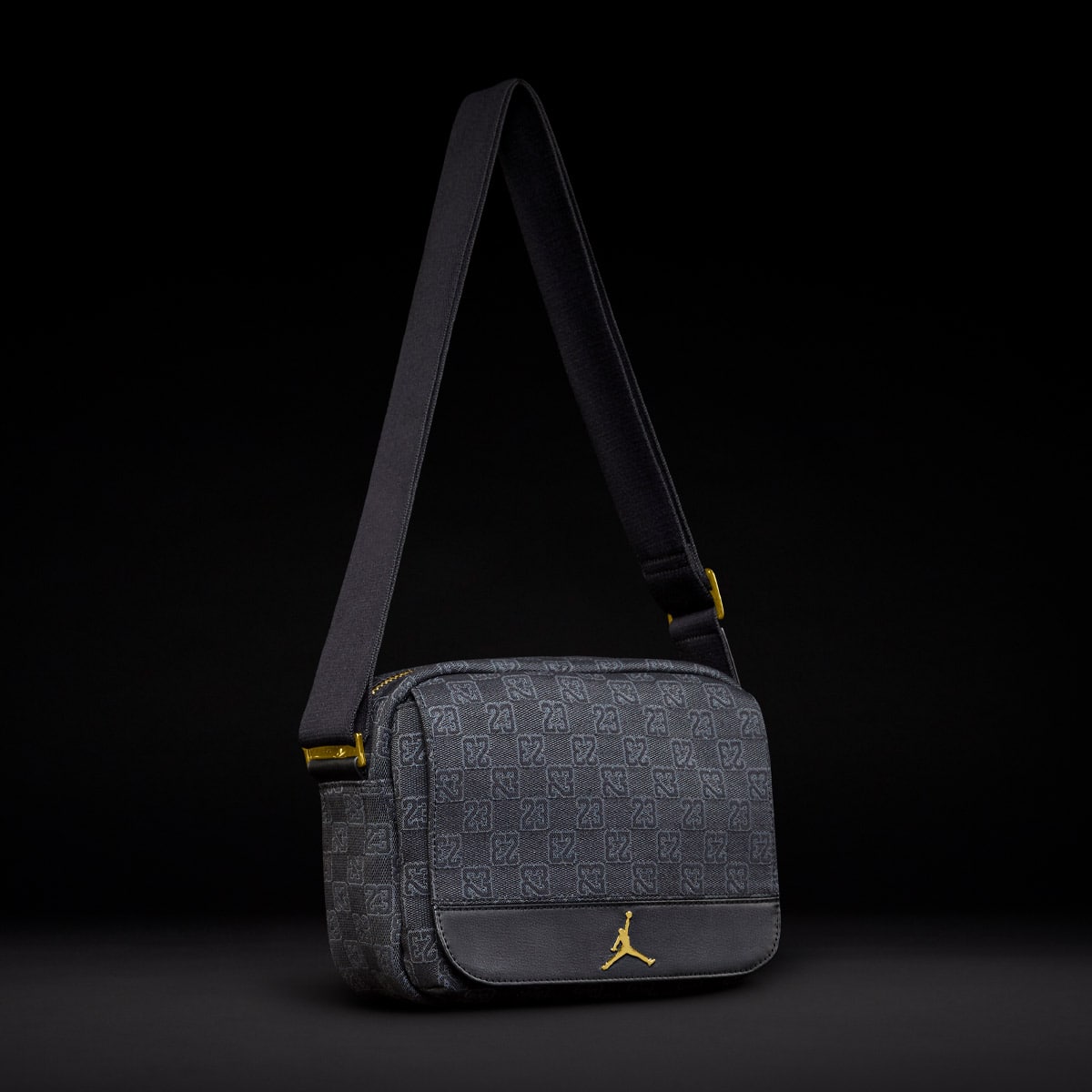 JORDAN BRAND MONOGRAM MINI MESSENGER BAG BLACK 23HO-S（ジョーダン